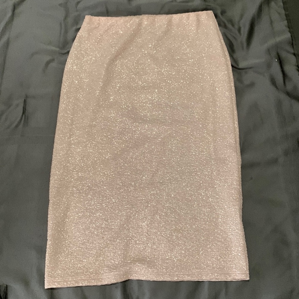 Large shimmer pink knee height skirt